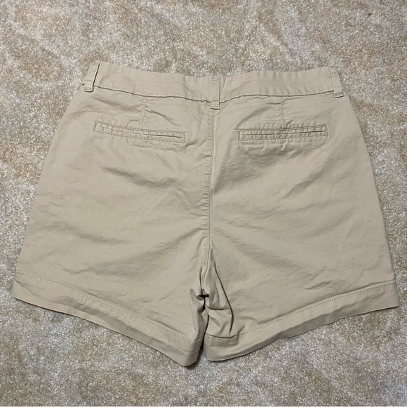 Old Navy Everyday Short Khaki Shorts 10 - Picture 3 of 8